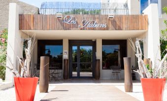 Logis Hôtel Restaurant les Aubuns