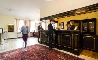 Mayfair Hotel Tunneln