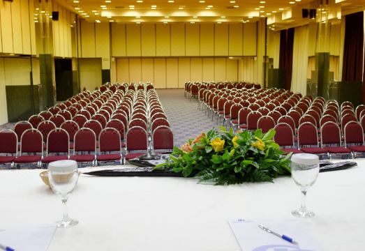 카프시스 호텔의 풀사이드 바