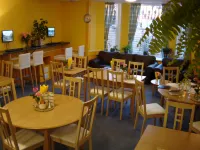 Glasgow Youth Hostel - breakfast