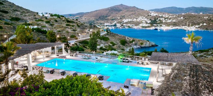 Agalia Luxury Suites Hotele w: Ios