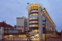 Sheraton Grand Warsaw Hotels near Palace of Culture and Science