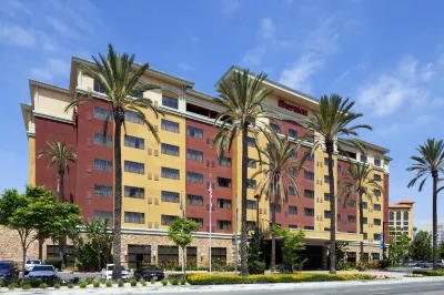 Sheraton Garden Grove-Anaheim South Отели рядом с достопримечательностью «Костко Уолсейл»