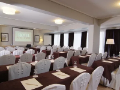 Sea View Cityscape Hotel グリファダのホテル