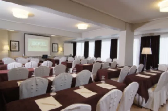 Sea View Cityscape Hotel