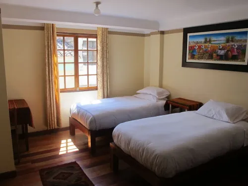 Tumy House B&B - Hostels