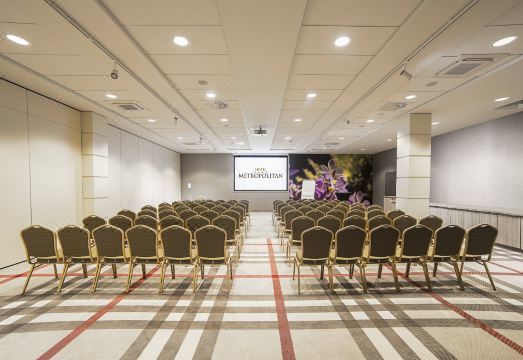 호텔 메트로폴리탄 제슈프