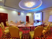 Hotel Holiday Park Hotels near Bialoleka