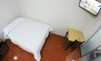 1. Hotel Va..