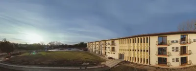 Q Hotel Các khách sạn ở Cap Aurora