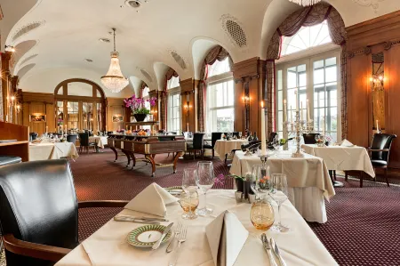 Bellevue Palace Отели рядом с достопримечательностью «Цитглогге»