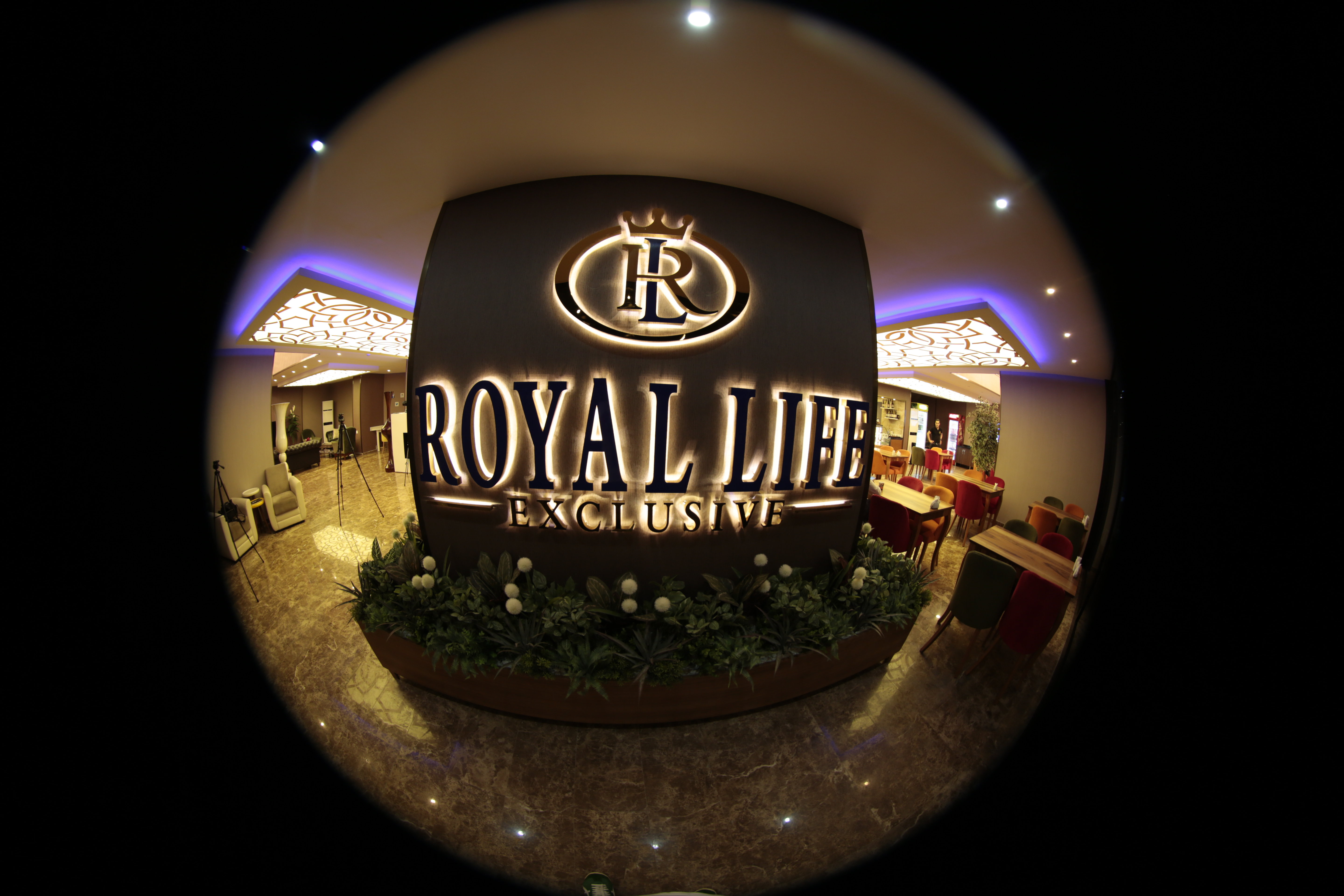 Royal Life Exclusive