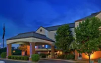 Comfort Inn & Suites Hotels in St. Louis