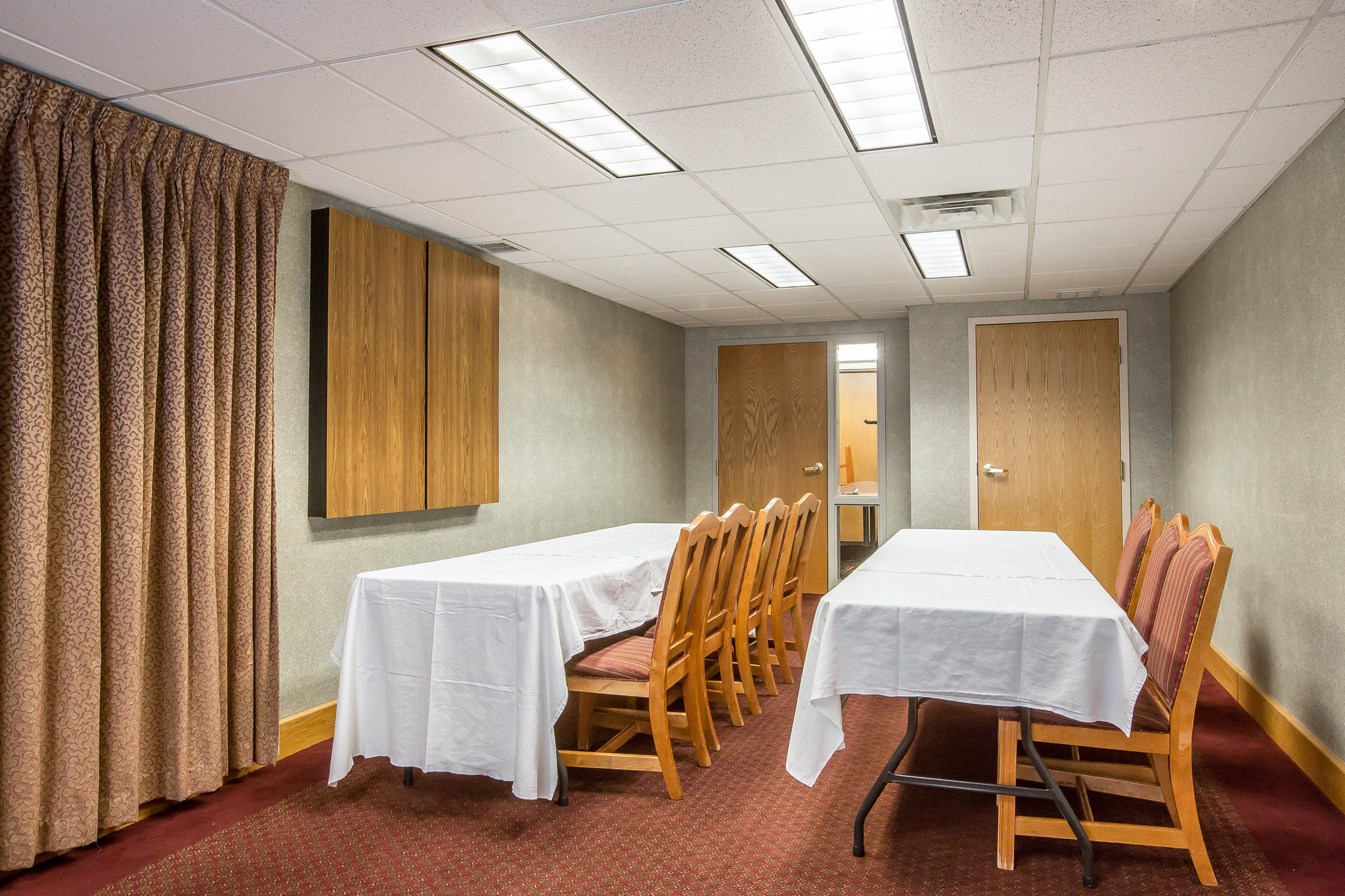 Holiday Inn Express & Suites - Lincoln East - White Mountains, an Ihg Hotel