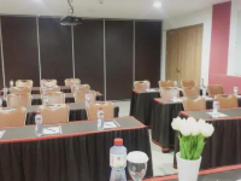 Evora Hotel Gubeng otelleri