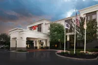 Hampton Inn Linden فنادق في Cranford