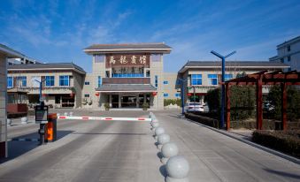 Yulong Hotel