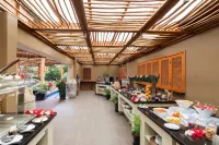 Lomani Island Resort & Spa Hôtels à : Malololailai