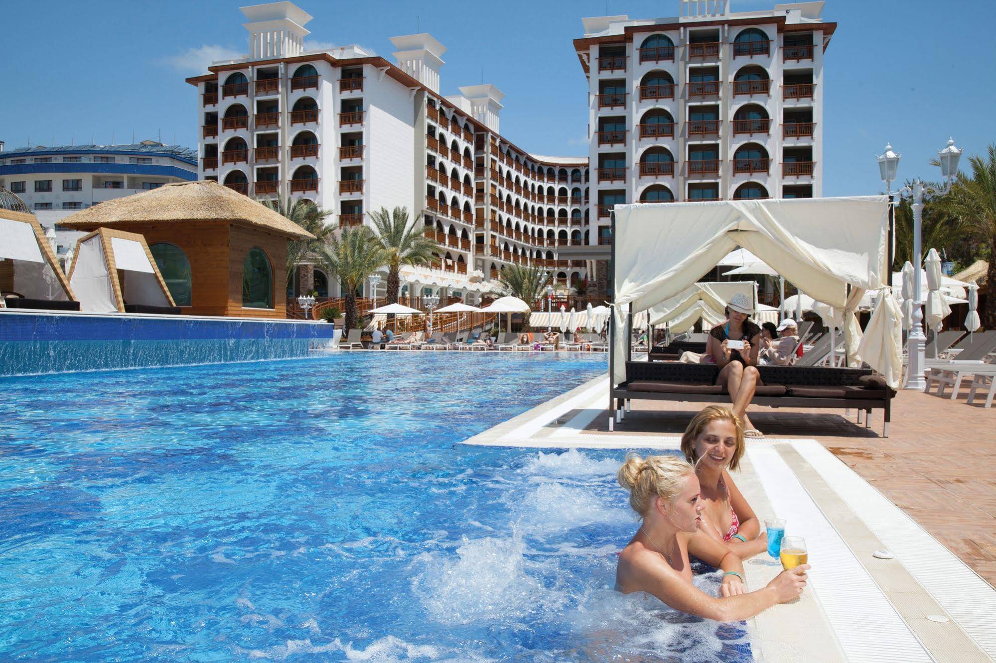 Quattro Beach Spa & Resort - All Inclusive