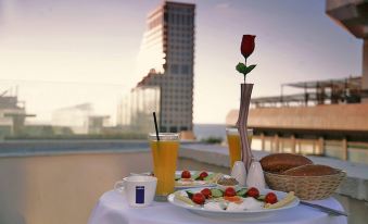 Hotel Lenis - Housity