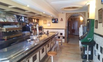Hostal Manolete - Housity