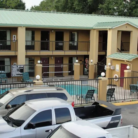 Executive Inn Opp