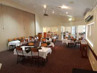 Emerald Explorers Inn - breakfast