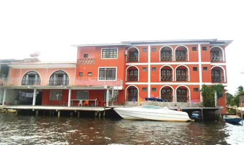 Hotel Beira Rio Preguiças Các khách sạn ở Barreirinhas