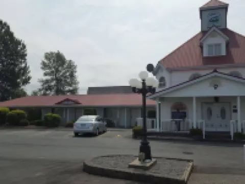 レインボー モーター イン チリワックのホテル