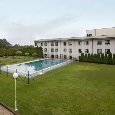 Residencia Universitaria Resa Siglo XXI Hotels near La Coruña Golf Course