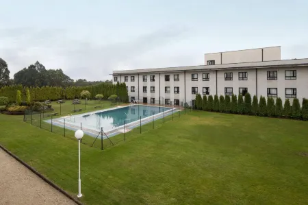 Residencia Universitaria Resa Siglo XXI Отели рядом с достопримечательностью «Anaco»