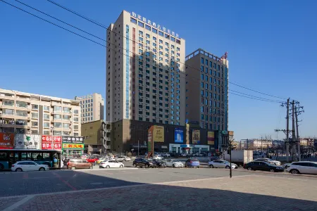 Homeinn Plus Hotel (Shenyang Shenbei University Town Shenbei Huaqiang Square) Отели рядом с достопримечательностью «Shenyang Institute of Engineering»