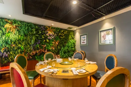 Huiyuan Tiancheng Hotel Отели рядом с достопримечательностью «Wanyuan»