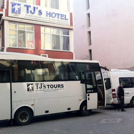 TJ's Hotel