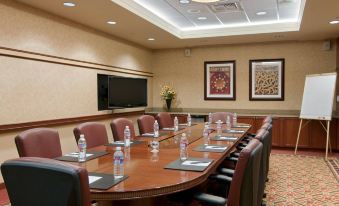 Hilton Los Angeles North-Glendale & Executive Meeting Center