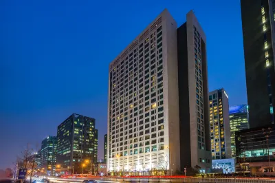 Financier Executive Residence Hotels near Shuncheng Park