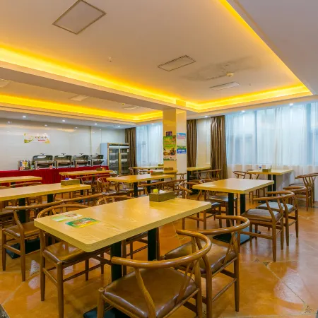 Wanxiang Hotel (Qinzhou Lingshan)