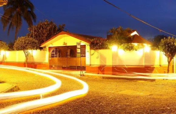 阿爾瓦拉達民宿酒店