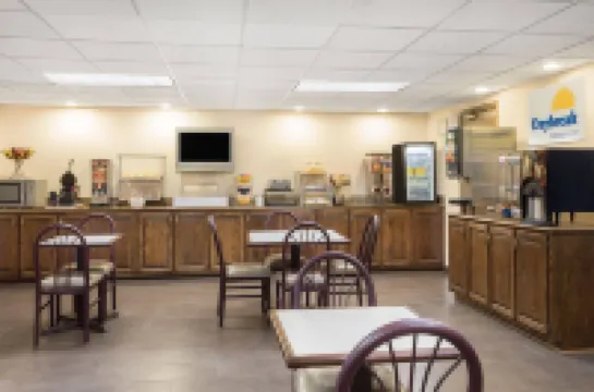 Clarion Pointe Vidalia - Lyons West