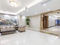 Dolton Lushan Hotel Hotels near Python Hole