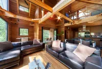 Phoenix Chalets by Hhg