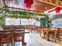 如家睿柏·雲飯店（昆明世博園白龍寺地鐵站店） 白龙寺附近的飯店