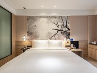 杭州西湖湖滨银泰亚朵酒店 - 朵霾高级大床房