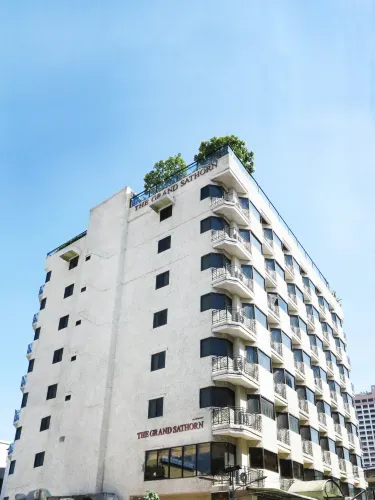 더 그랜드 사톤