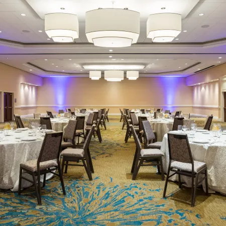 The Westin Crystal City Reagan National Airport Отели рядом с достопримечательностью «Арлингтонское национальное кладбище»
