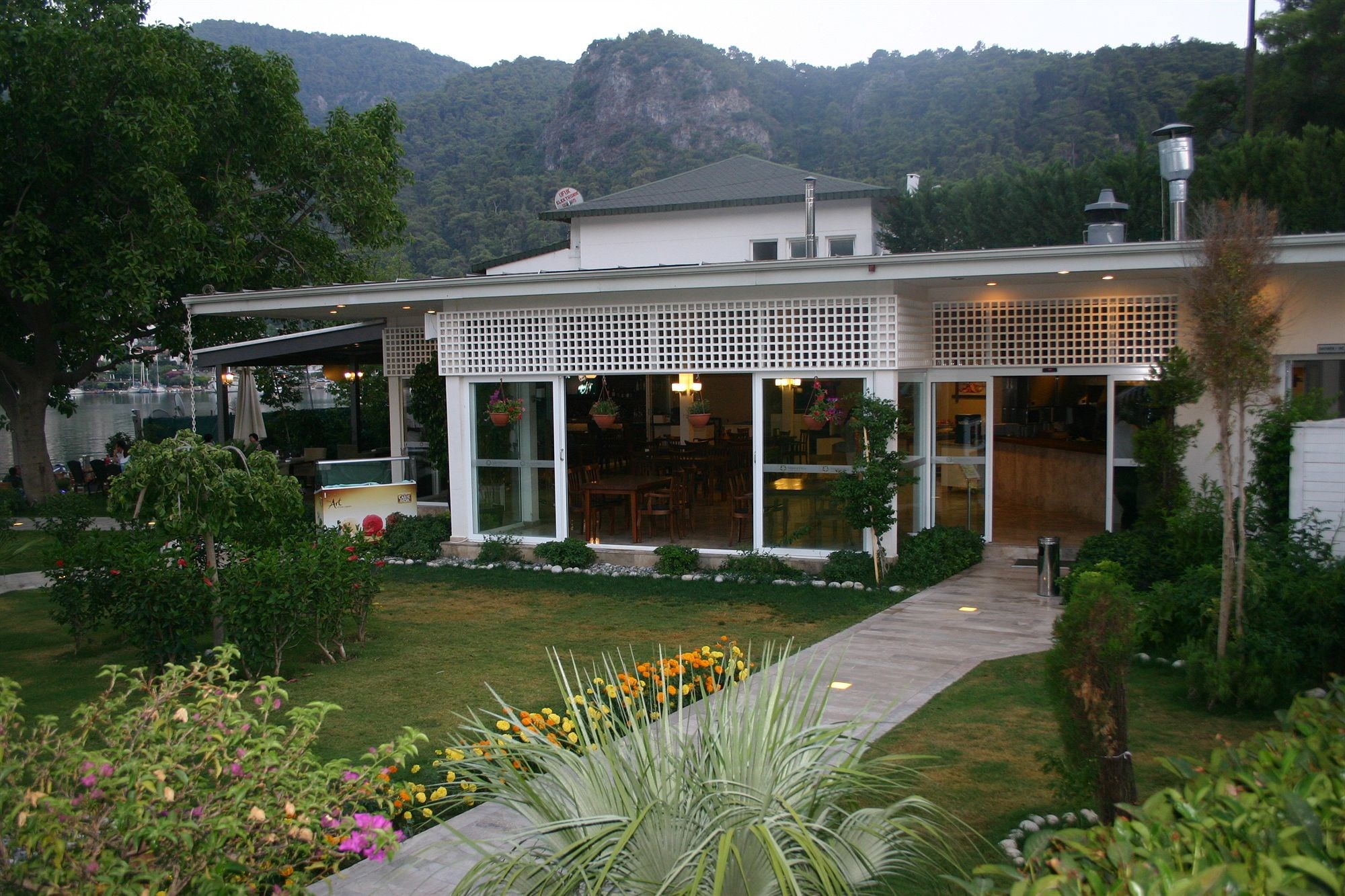 Marina Boutique Hotel