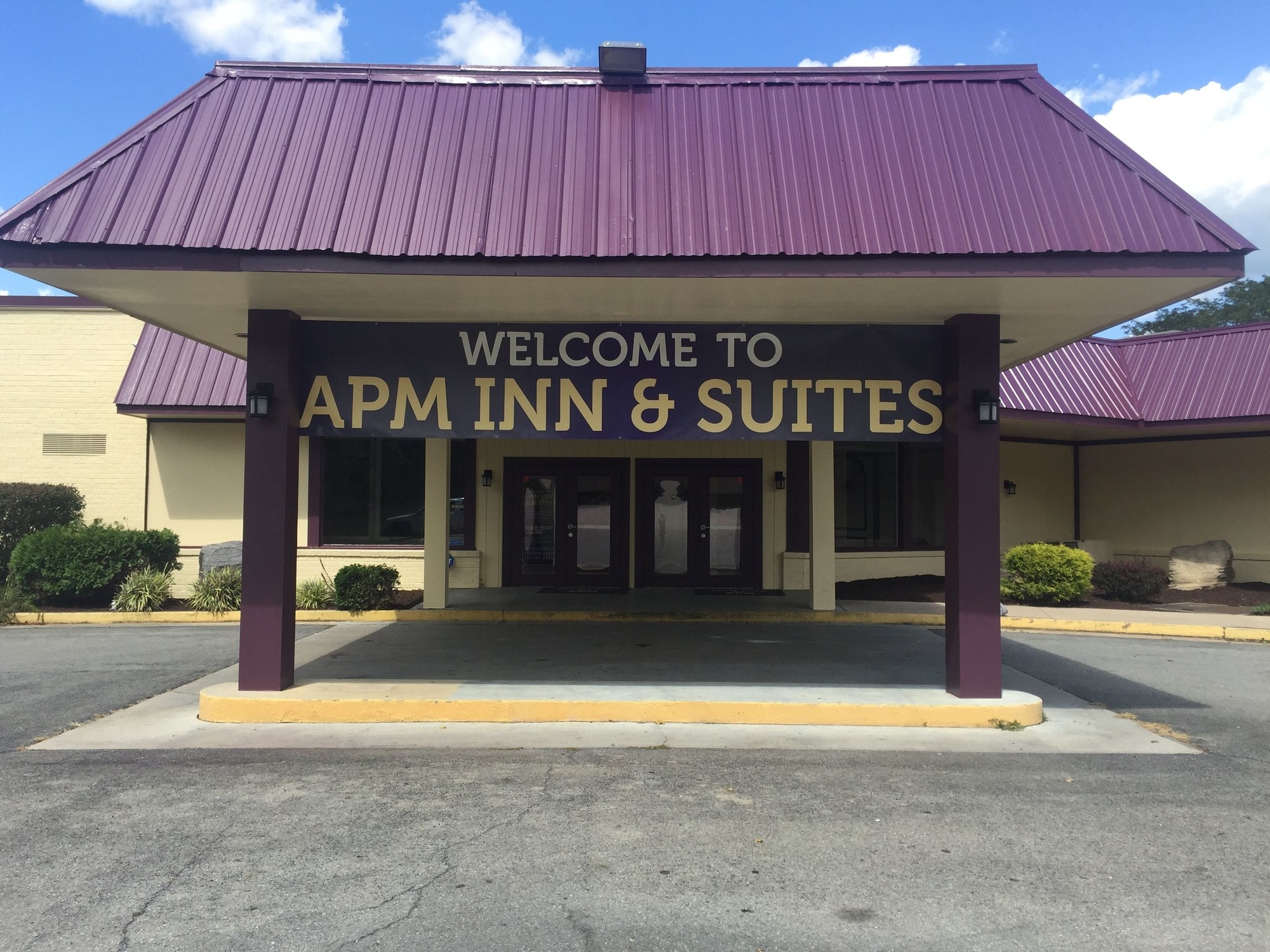 APM Inn & Suites