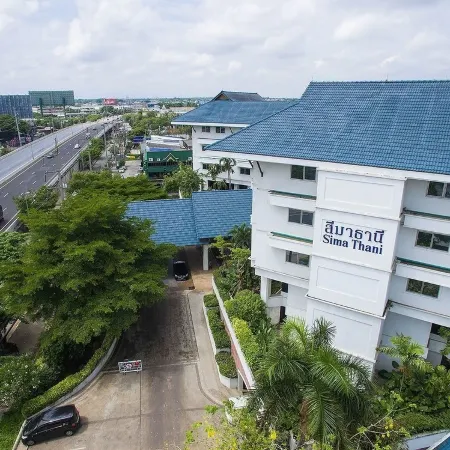 Sima Thani Hotel Отели рядом с достопримечательностью «Торговый центр The Mall Ratchasima»