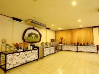 Kandyan Reach Hotel - breakfast