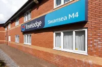 Travelodge Swansea M4 - parking